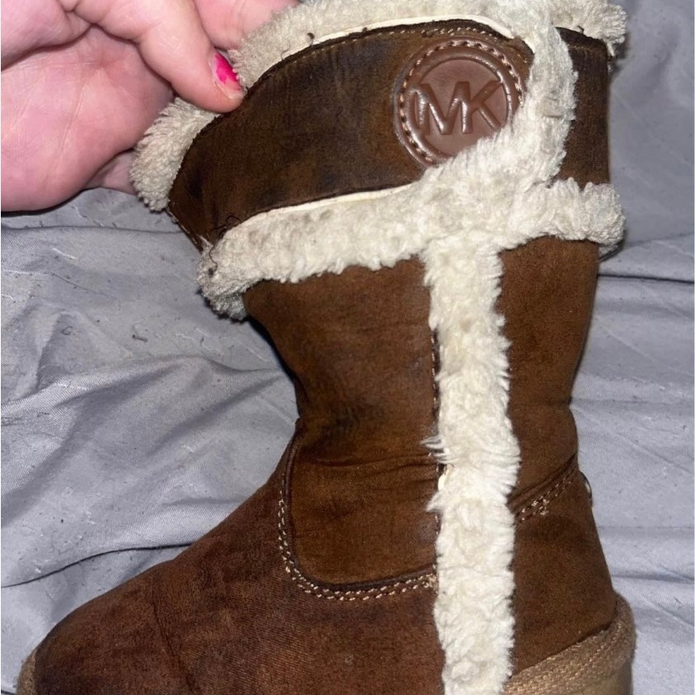 MK boots size 7 toddler girls